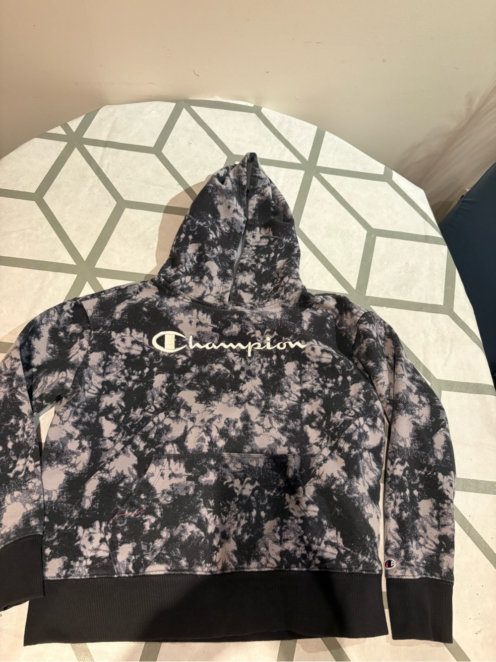3/15$ Champion Tie-Dye Pullover Hoodie in Black and Gray
